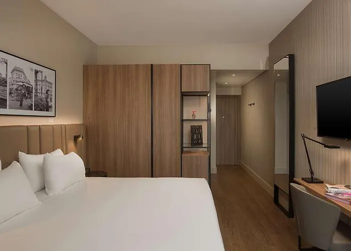 Nh Buenos Aires Hotel *