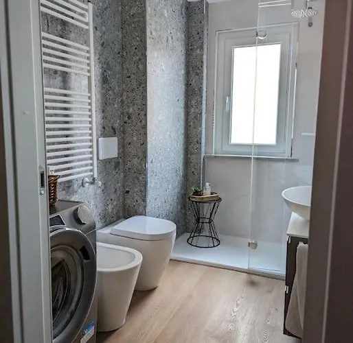 Modern And Comfortable Near The Subway Lejlighed