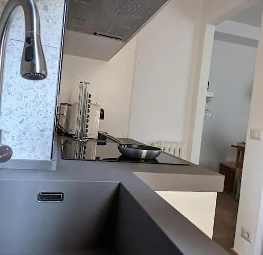 Modern And Comfortable Near The Subway Lejlighed