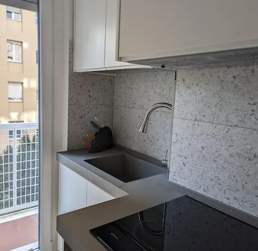 Modern And Comfortable Near The Subway Lejlighed Milano