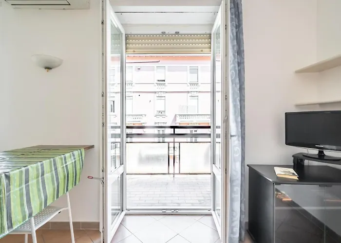 Cozy X4 - 450 Far From Lambrate Fs דירה *