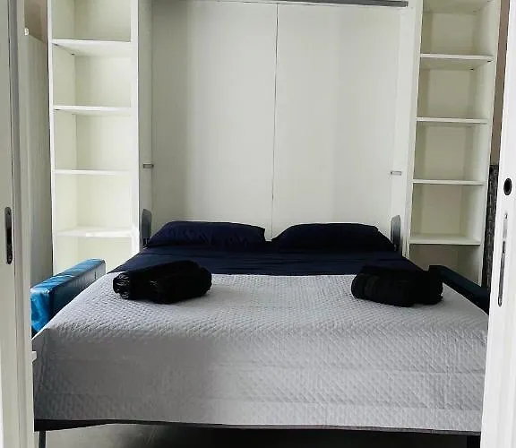 Apartman Pericle 5 *
