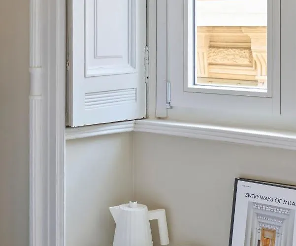 Crossing Manzoni 밀라노