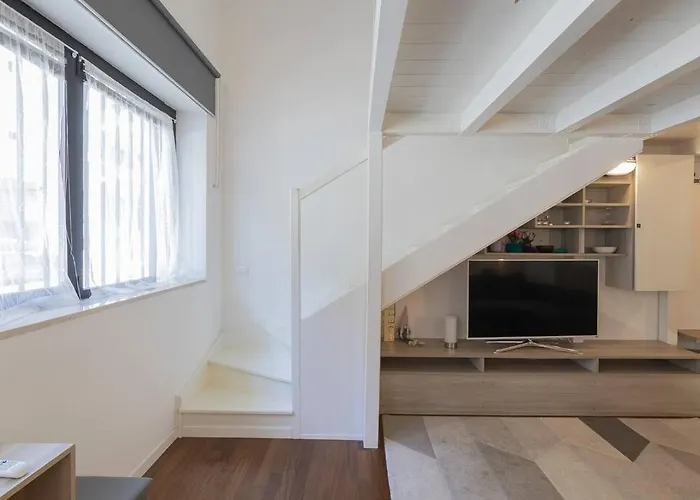 Youhosty - Desenzano 7 *