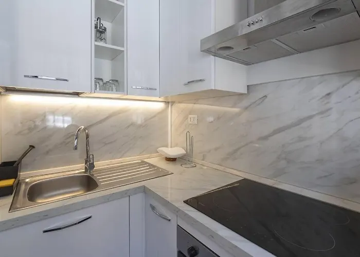 Youhosty - Desenzano 7 *