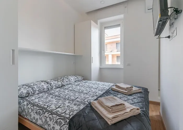 Lägenhet Cimiano 21, New *