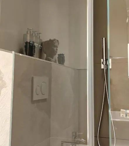 דירה De Angeli's *