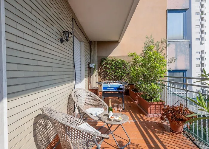 Ferrucci, 10 - Elegante Oasi Urbana A Apartment