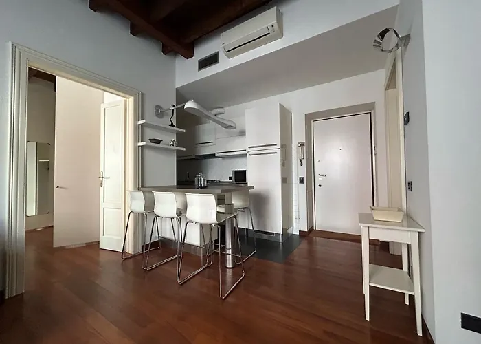 Duca Di Porta Romana, Viaorti * Milan