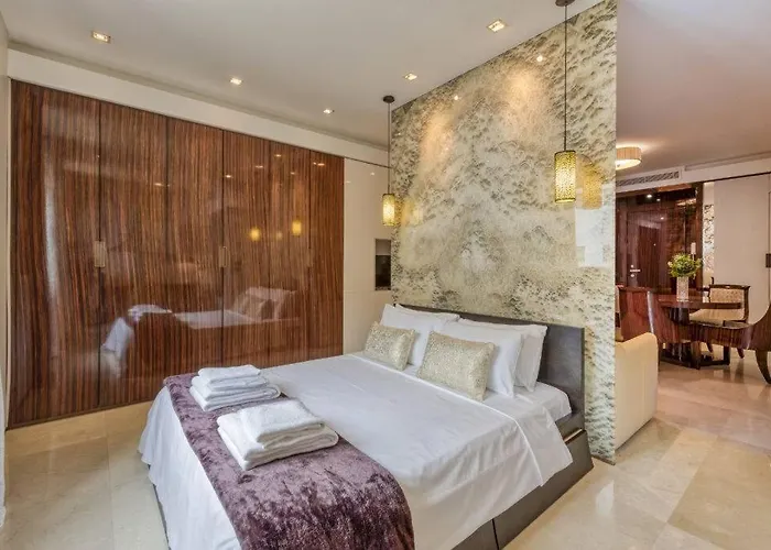 Royal - Luxury Duomo Apartamento *