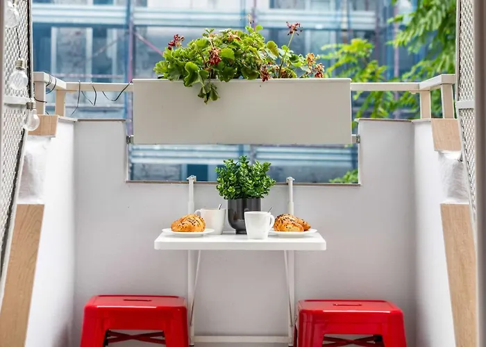 Prada & Bocconi - Cozy Studio, Fast Wifi, Tram דירה מילאנו