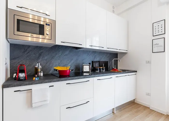 Prada & Bocconi - Cozy Studio, Fast Wifi, Tram דירה *