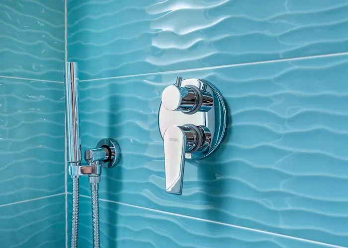 Prada & Bocconi - Cozy Studio, Fast Wifi, Tram דירה מילאנו