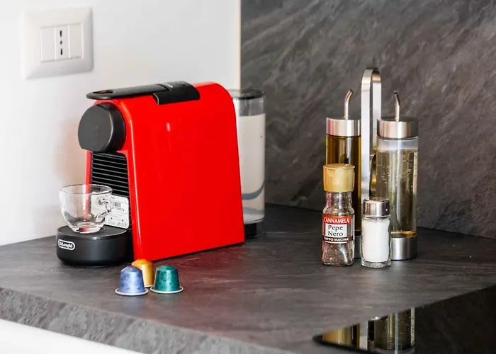 Prada & Bocconi - Cozy Studio, Fast Wifi, Tram Апартаменты *