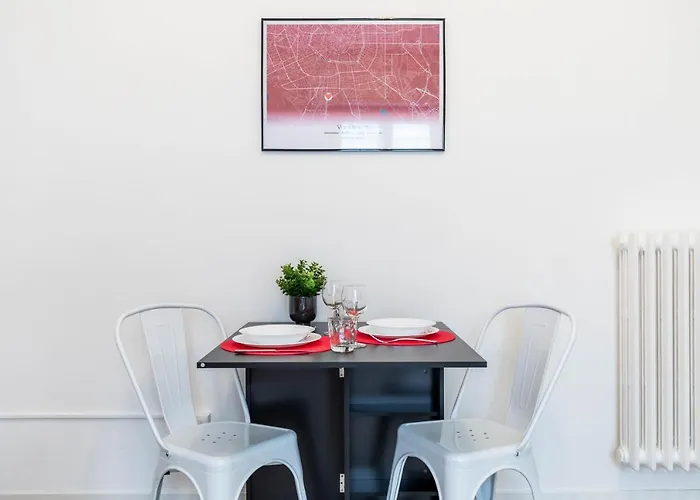 Prada & Bocconi - Cozy Studio, Fast Wifi, Tram מילאנו