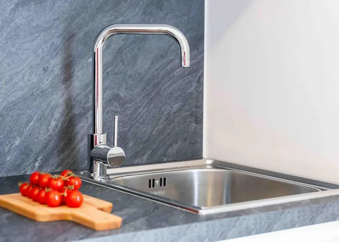 Prada & Bocconi - Cozy Studio, Fast Wifi, Tram Апартаменты Милан