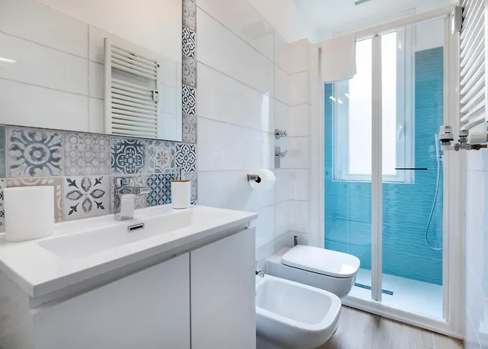 Prada & Bocconi - Cozy Studio, Fast Wifi, Tram דירה