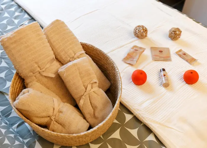 Modern & Bright 2 Bedroom Flat 50m From M4 Stop Milán