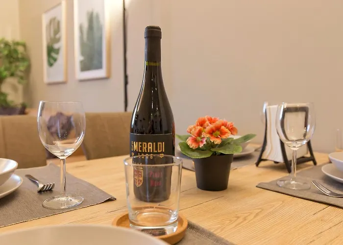 Modern & Bright 2 Bedroom Flat 50m From M4 Stop Milán