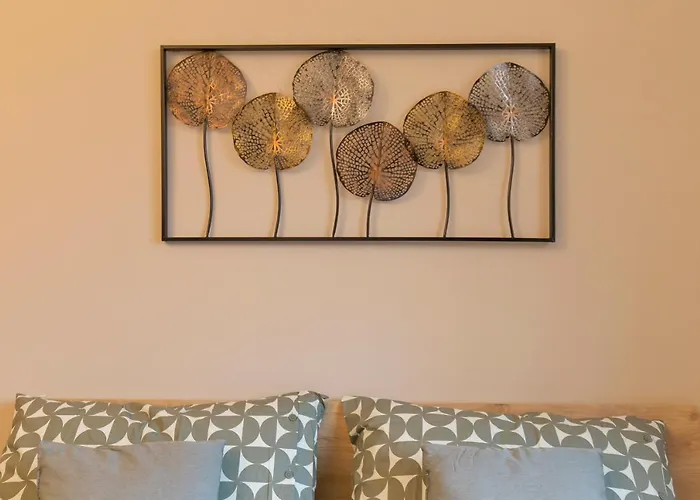 Modern & Bright 2 Bedroom Flat 50m From M4 Stop Apartmán Milán