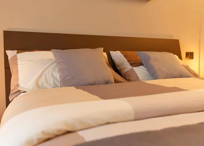 Apartmán Modern & Bright 2 Bedroom Flat 50m From M4 Stop Milán