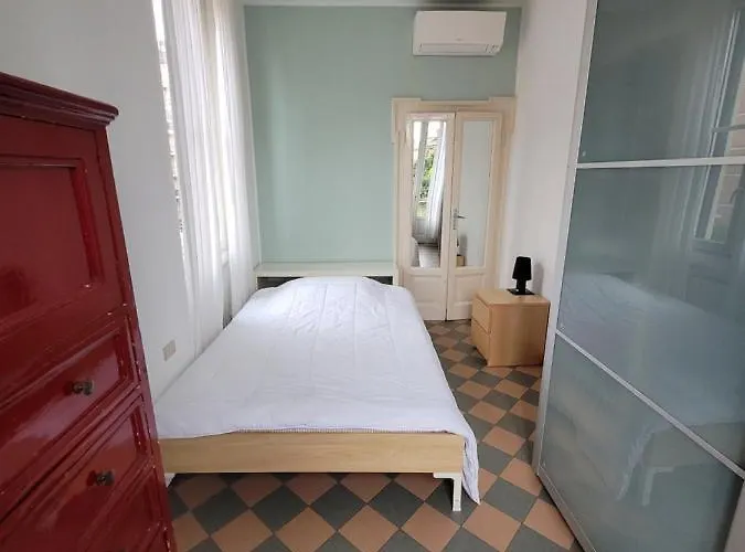 Apartament Trilocale In Signorile Mediolan