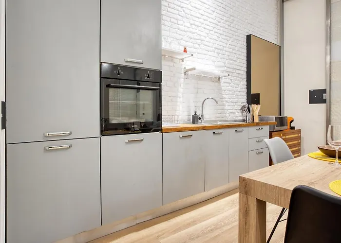 Joivy Modern And Spacious Family Flat Milán