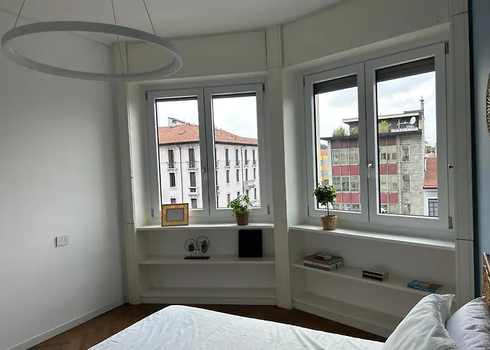 Your Window On The City - Via Gioia * 밀라노