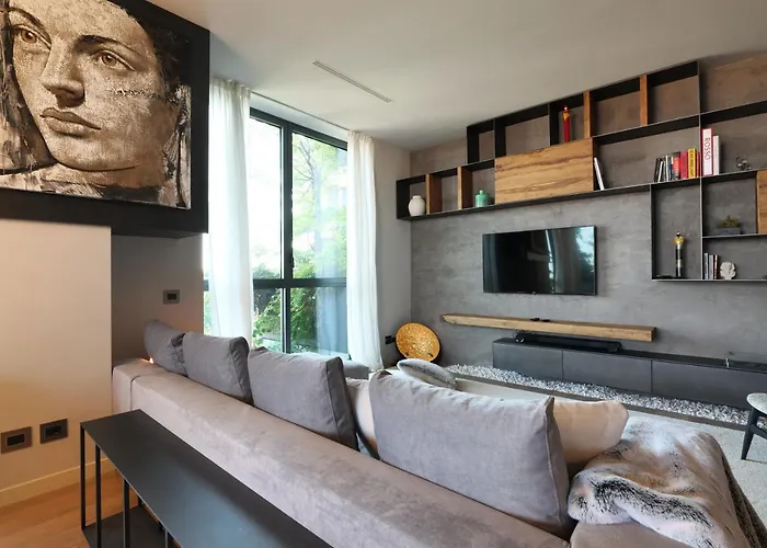 Luxury In Bosco Verticale Isola * 밀라노