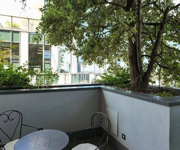 Luxury In Bosco Verticale Isola Mailand