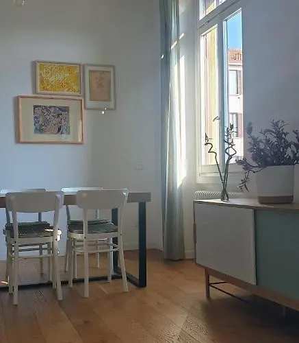 Isola - Bright 2-room With Balcony Daire Milano