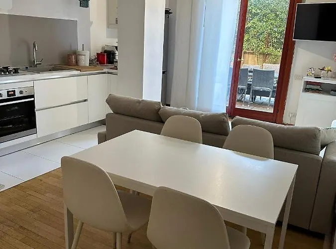 Apartment Be-c0 Bicocca Luxury Garden Milan