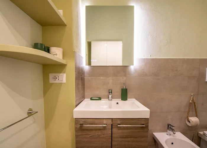 Soppalchino In Via Savona Mediolan