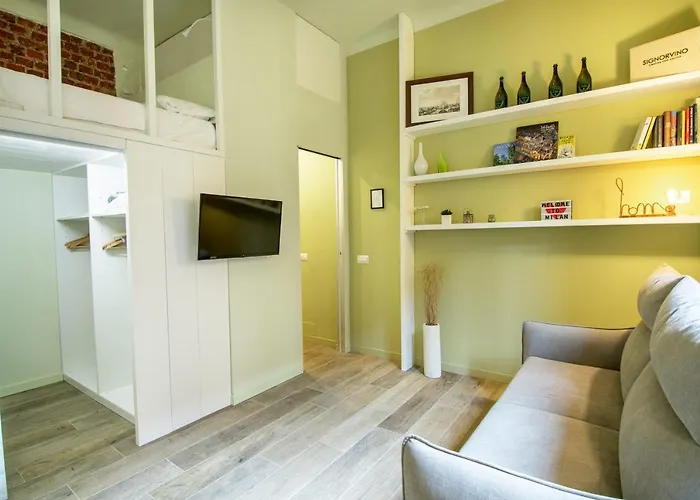 Soppalchino In Via Savona Mediolan