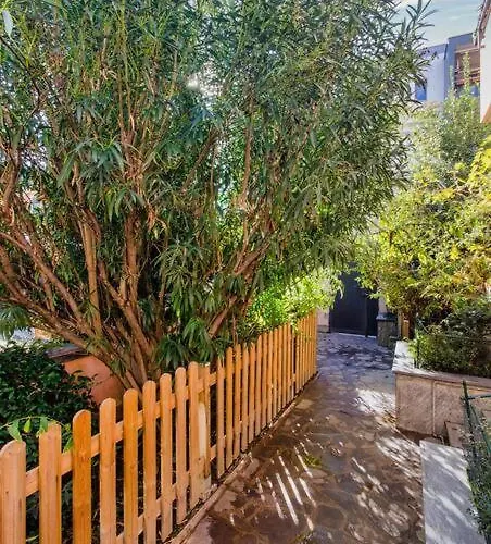 Un Insospettabile Angolo In Citta * ميلان