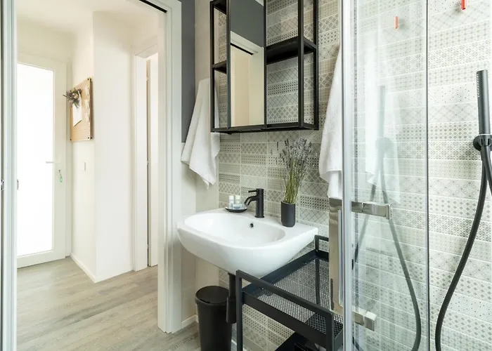 Navigli - Chic And Sophisticated In Milán