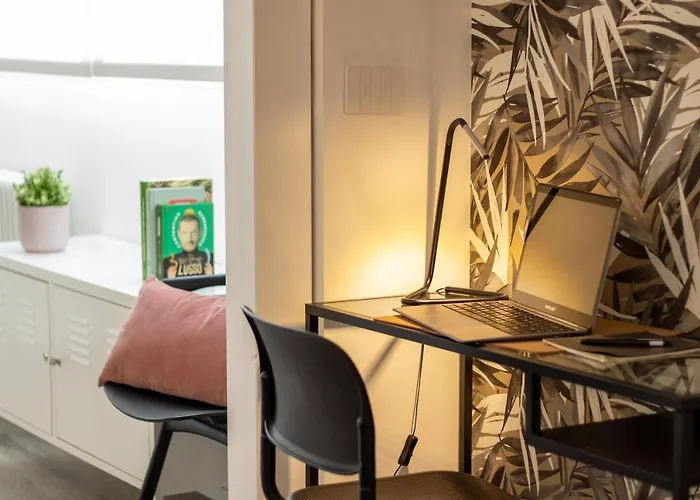 Navigli - Chic And Sophisticated In * Milán