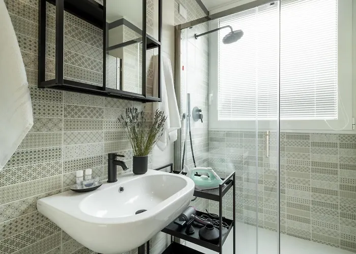 Navigli - Chic And Sophisticated In Milán