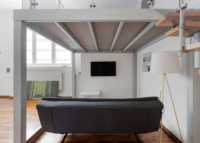 Guesthost - Cosy Close To Piazza Insubria Daire *