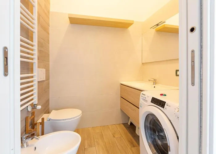 Guesthost - Cosy Close To Piazza Insubria Daire