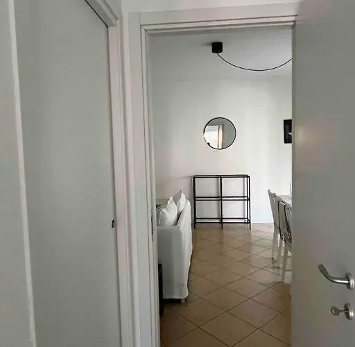 Luminoso Trilocale Affori Centro Апартаменты *