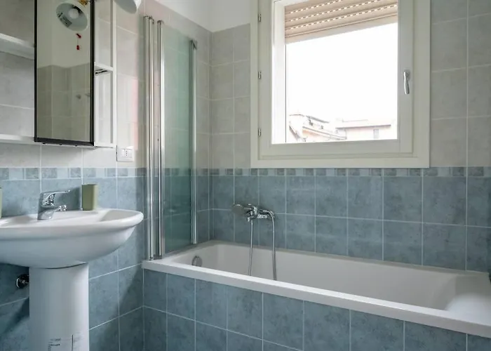 Daire Luminoso Trilocale Affori Centro