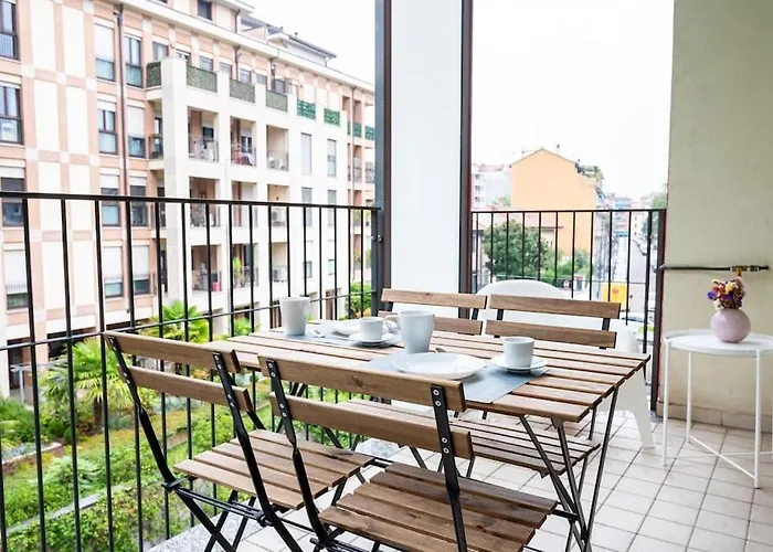 Daire Luminoso Trilocale Affori Centro *