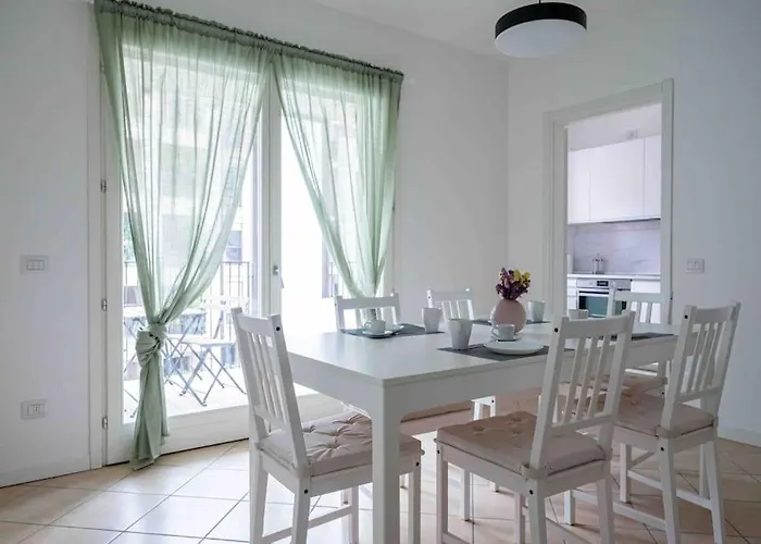 Luminoso Trilocale Affori Centro Daire Milano