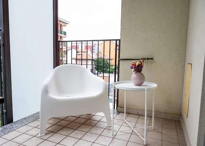 Daire Luminoso Trilocale Affori Centro *