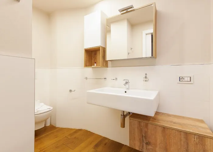 Guesthost - Bullona Bright & Design - M5 Gerusalemme Apartment