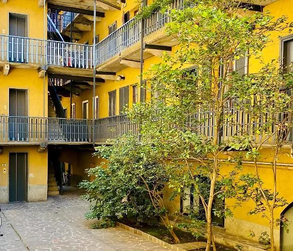 Navigli Darsena Style Milan