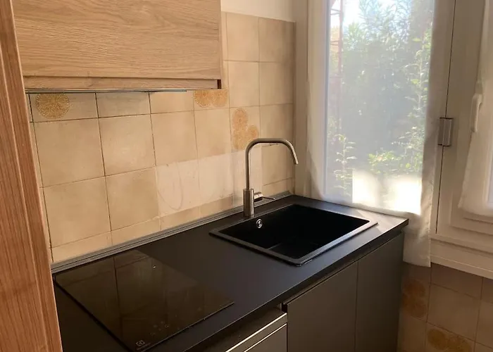 Sunny -entire Center- 24h Check-in *