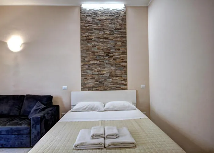 Апартаменты Milanrentals - Lecco 11 Милан