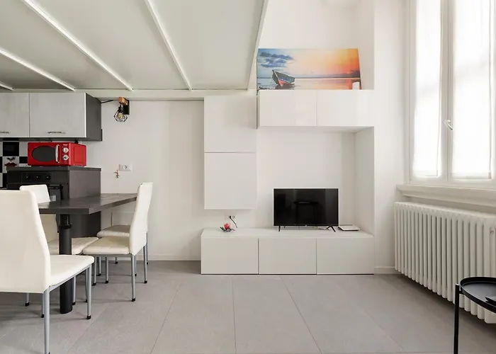 Guesthost - Cosy And Quiet In 아파트 밀라노